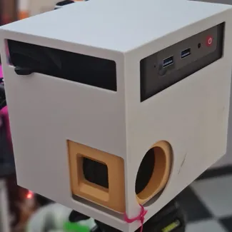 beelink n100 with proyector for tripod