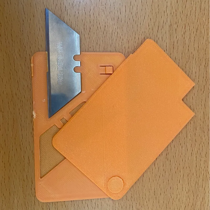 Card sized emergency utility knife