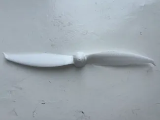 Aerodinamic plane propeller with a 3 mm hole