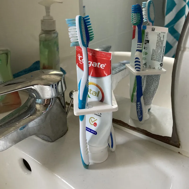 Toothpaste squeezer