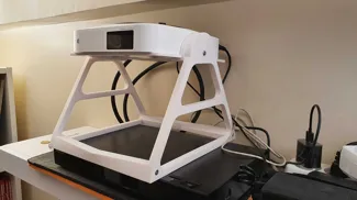 Orientable stand for video projector