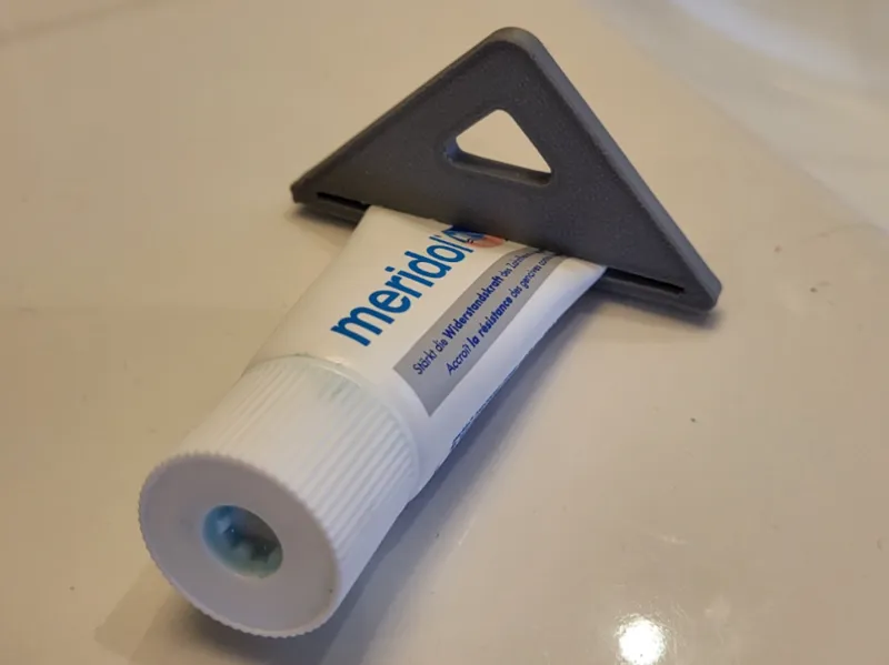Toothpaste Squeezer
