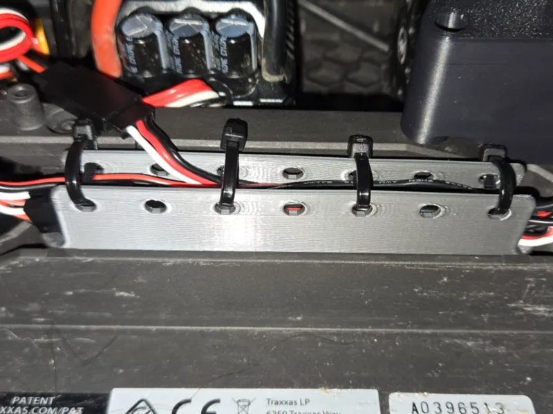 Traxxas Maxx V2 Cable Guide