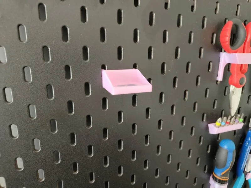 Simple magnetic screw tray for ikea Skadis