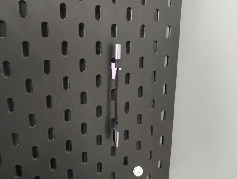 Simple single cable older insert for ikea Skadis