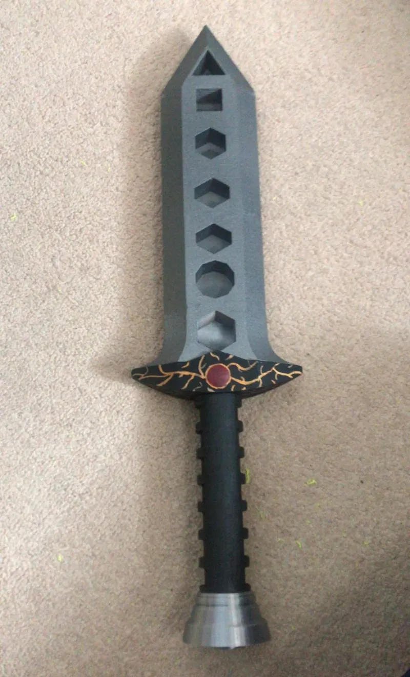 Dungeons and Dragons Dagger Dice vault (ttrpg)