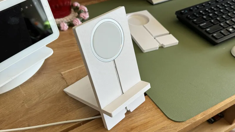 Minimalist Phone Stand