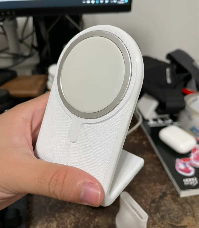 Apple magsafe holder with cooler sinks
