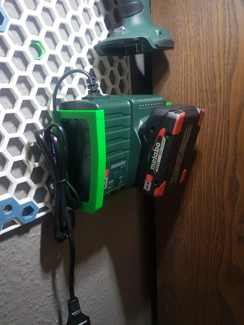 Metabo SC30 charger bracket for HSW Remixed by ChujuPrints - MakerWorld