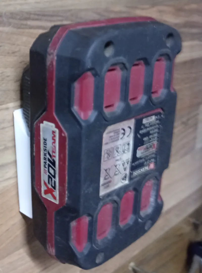 Parkside wall battery holder