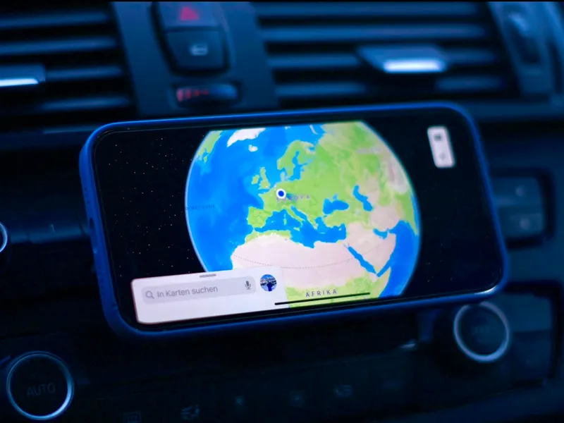 Magsafe phone holder for car