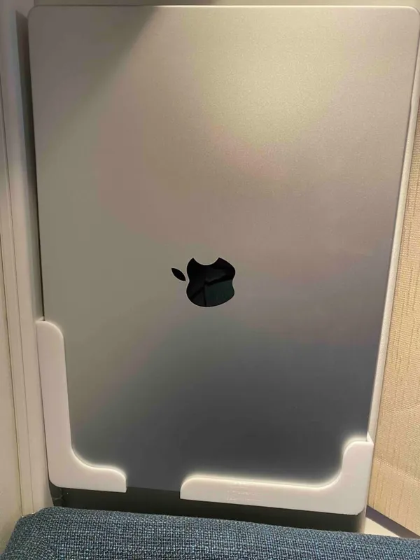 Support mural MacBook Pro M1