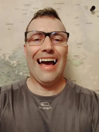 Vampire teeth