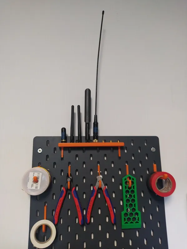 SKADIS SMA antenna holder