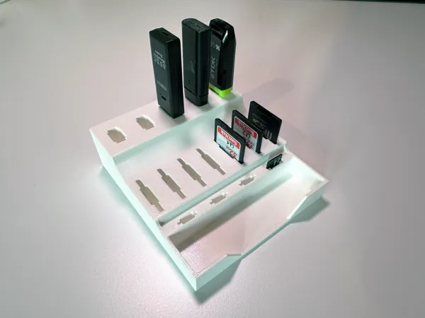 Range-cartes SD et clés USB