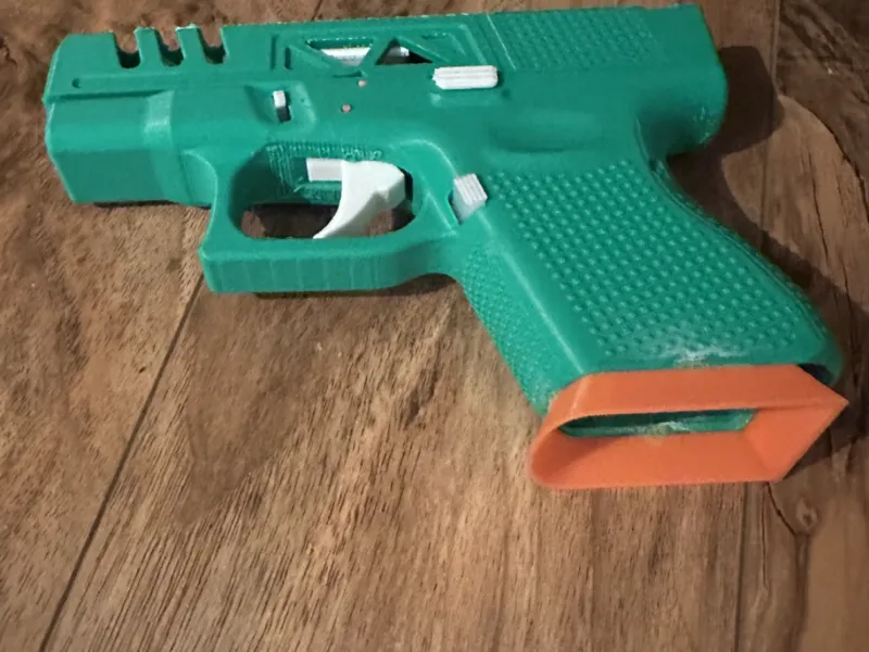Flared Magwell for the Prop Pistol by iczfirz
