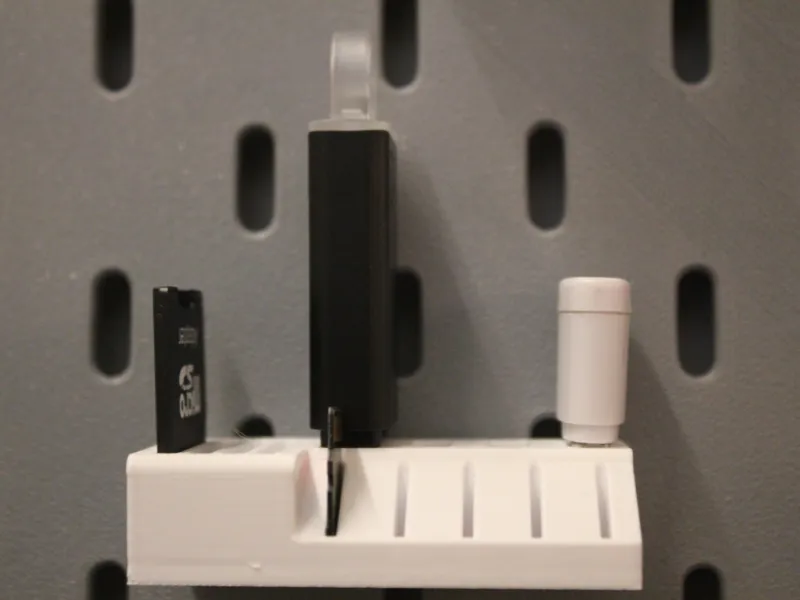 skadis USB holder