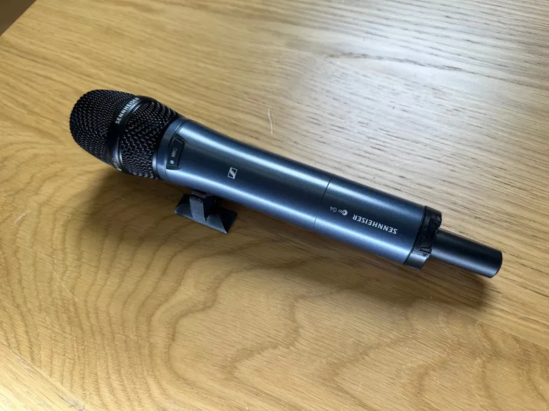 Hand microphone stand/holder (no rolling)