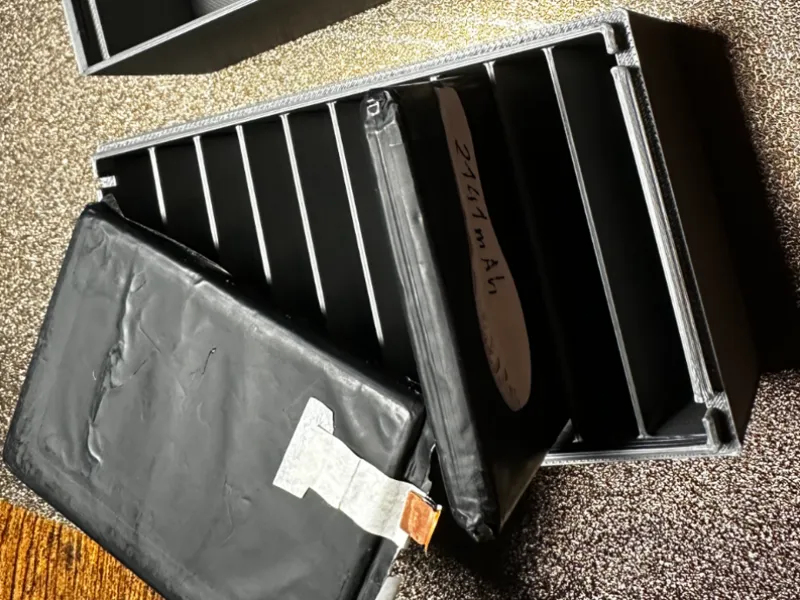 Box for flat battery