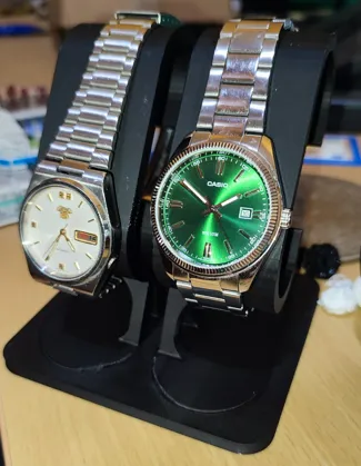 Universal Watch Display