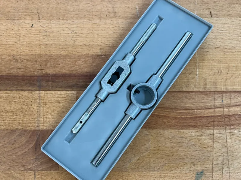 Gridfinity Thread cutting tools holder