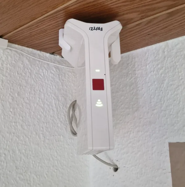 Support plafond pour répéteur Fritz!Box AX