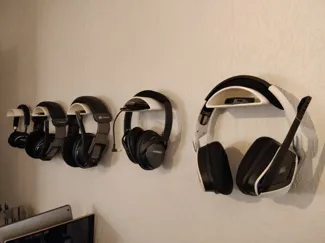 Headset hanger