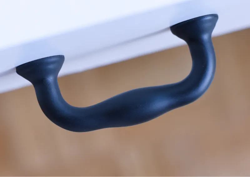 Customizable Handle for Drawers/Cabinets