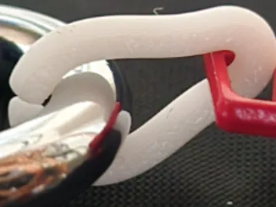 Zipper (tent) expander for lock