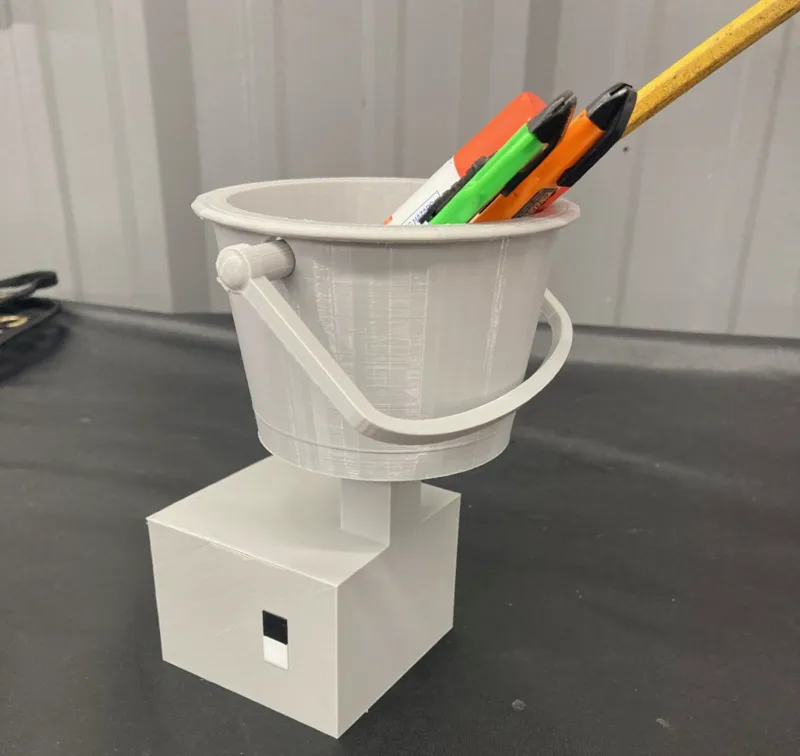 Minecraft Dolphin&Bucket Pen Holder