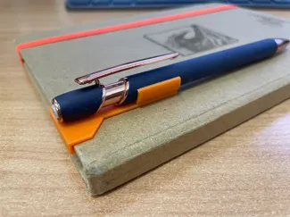 Clip pen for agenda