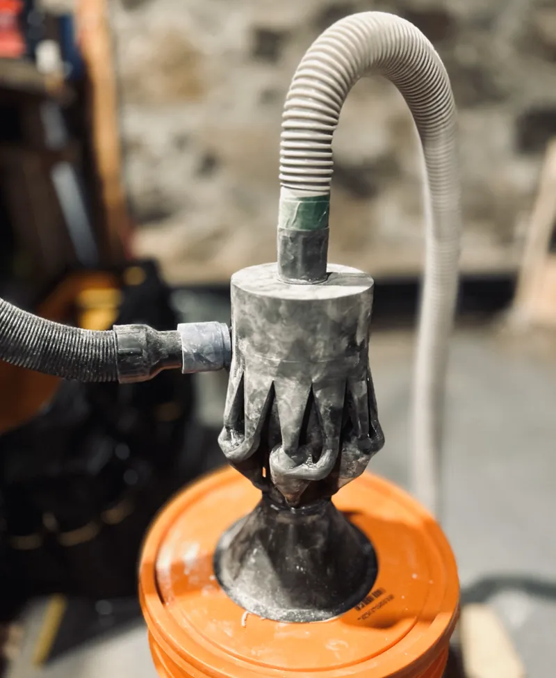 Dewalt inlet fitting for Vacuum Dust Collector