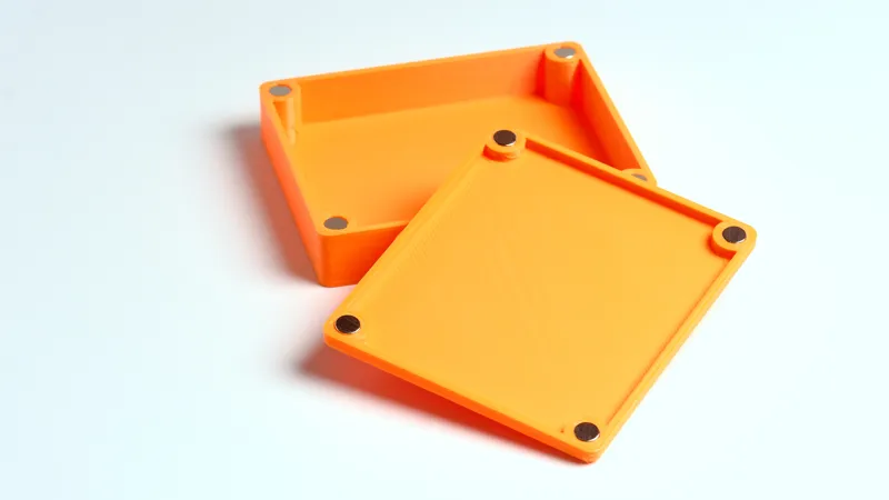 Small Box w/ Magnetic Lid
