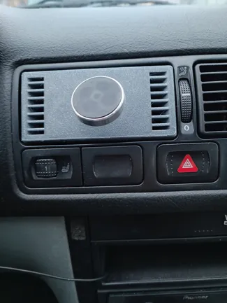 Magnetic phone holder mount for VW Golf IV