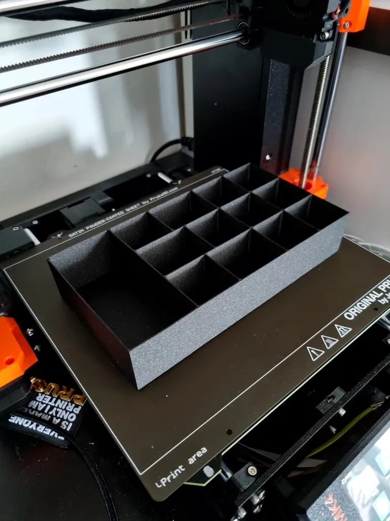 Organizer for lacquer