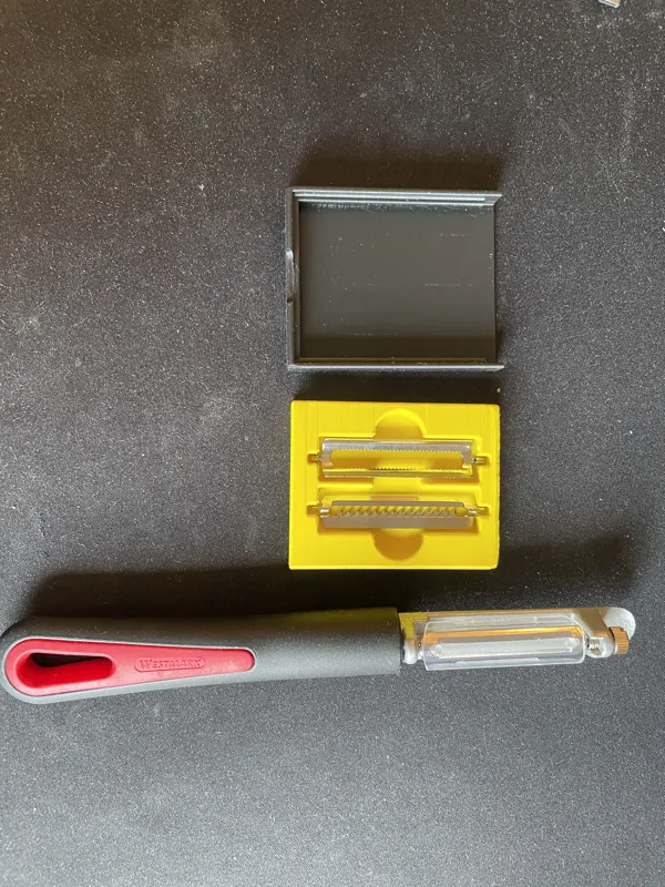 Peeler blade storage box (2 compartments)