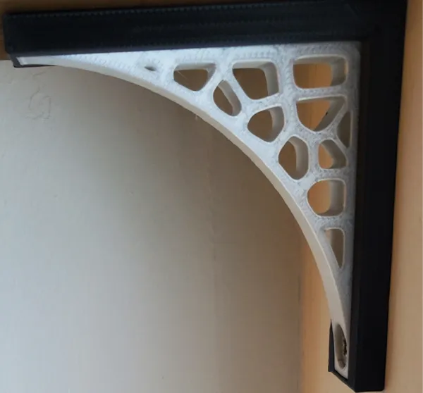 Équerre décorative pour étagères