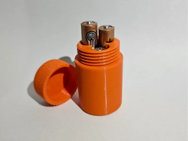 Small battery case for headlamp