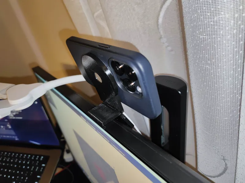 Foldable MagSafe Continuity Mount