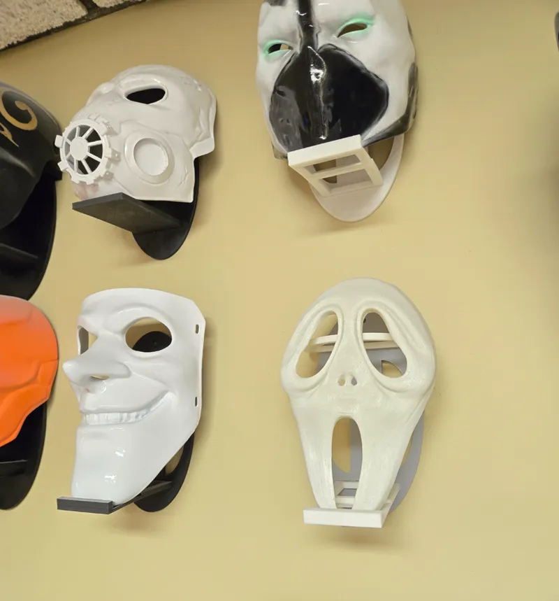 Mask wall mount