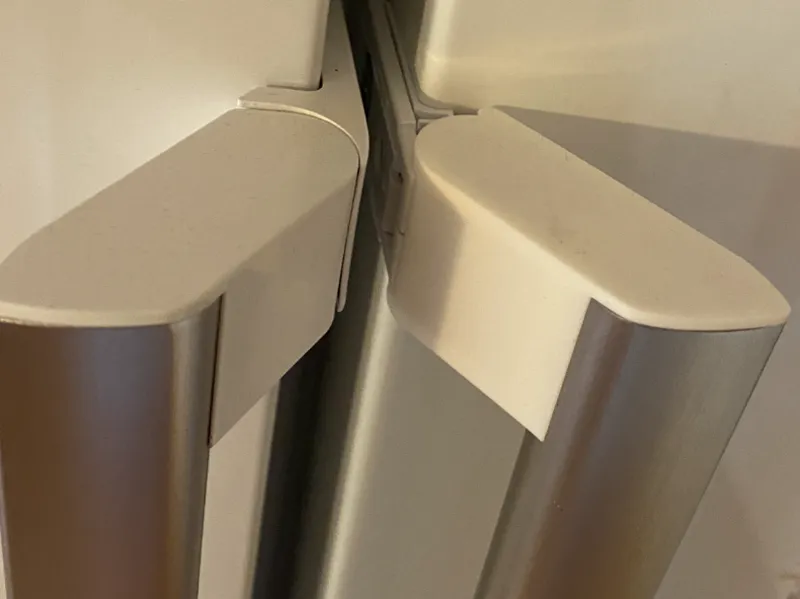 Samsung Fridge and Freezer handlebar RR39M