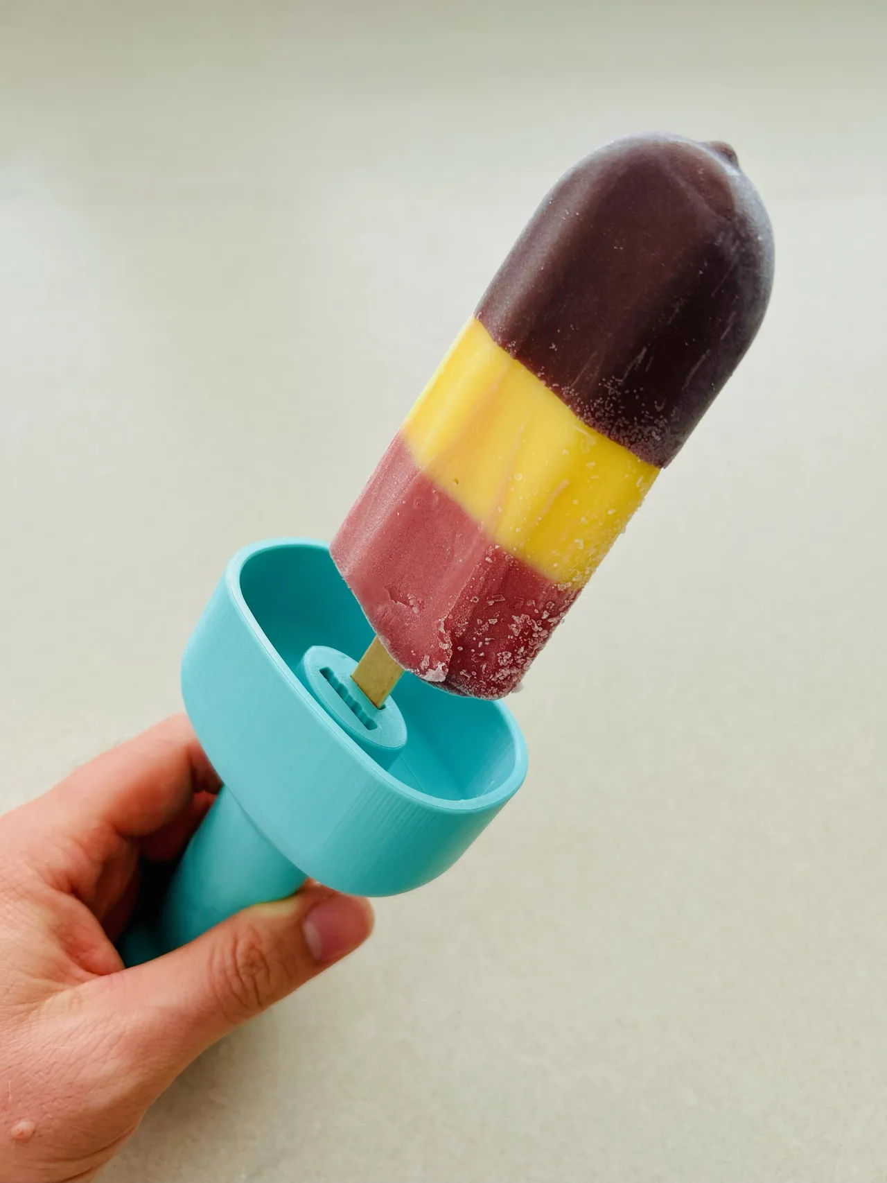 Ice cream handle and drip guard for kids view 3