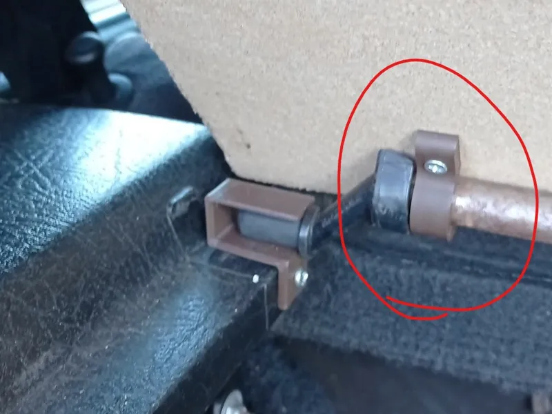Supports for custom parcel shelf vw golf mk2