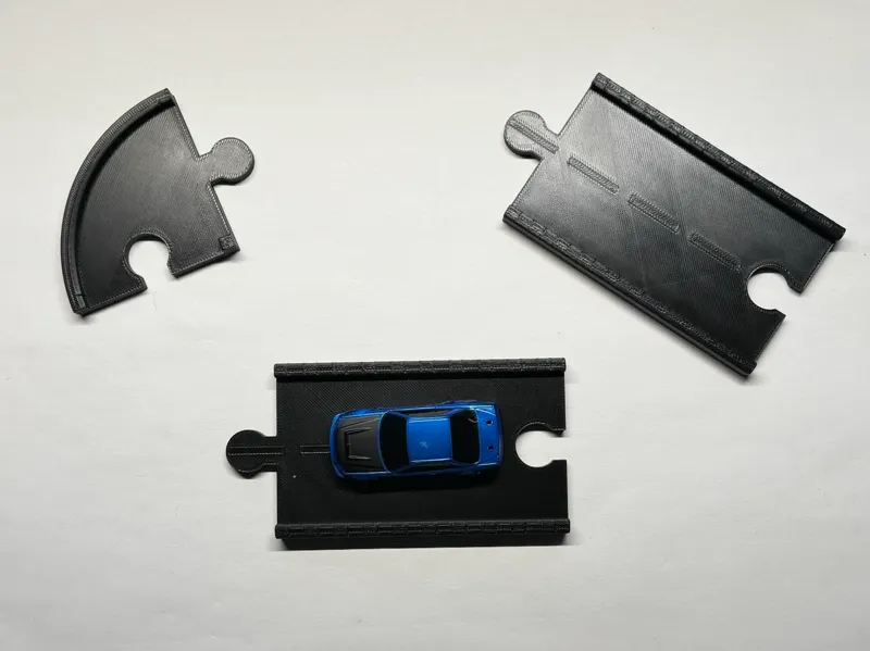 Mini modular track for car