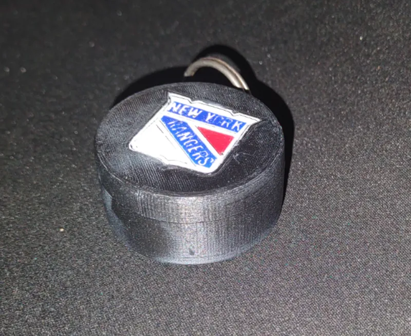 NYR PUCK PILL HOLDER 