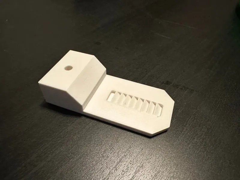 Kore Belt Hanger - Wall Mounted