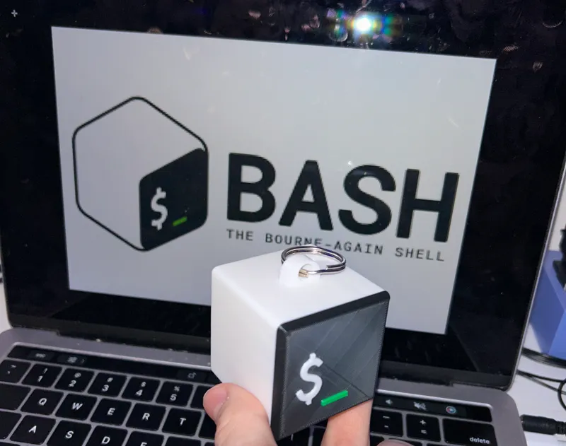 Bash logo keychain 