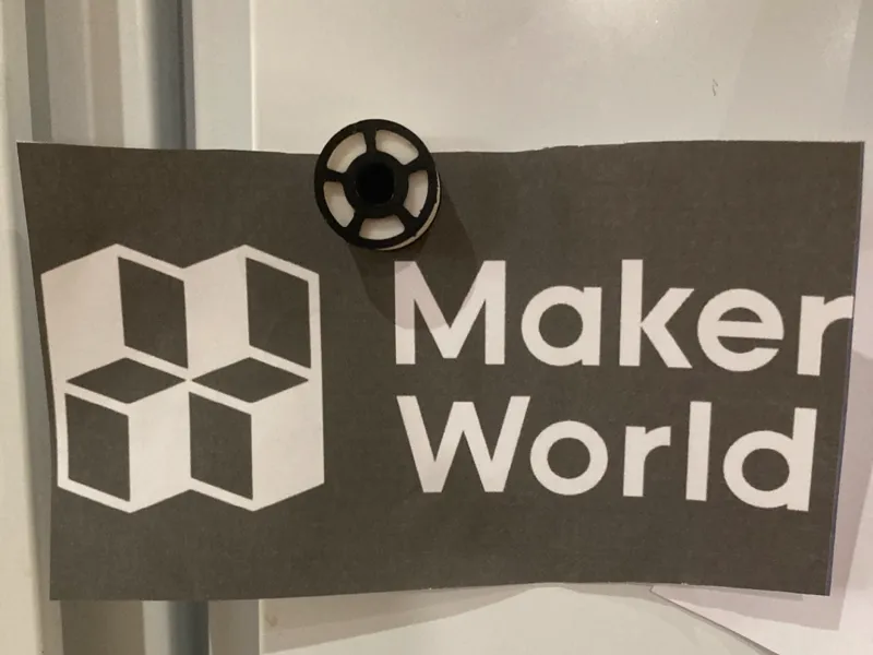 Filament fridge magnet