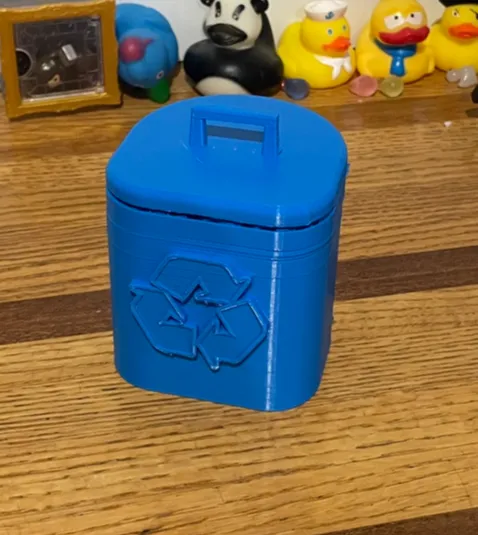 dest recycling/trash can