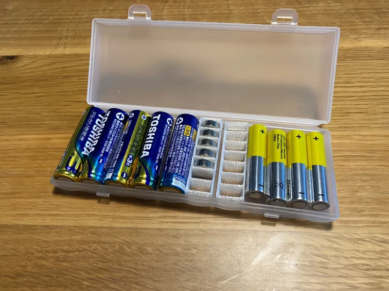 LR44 storage